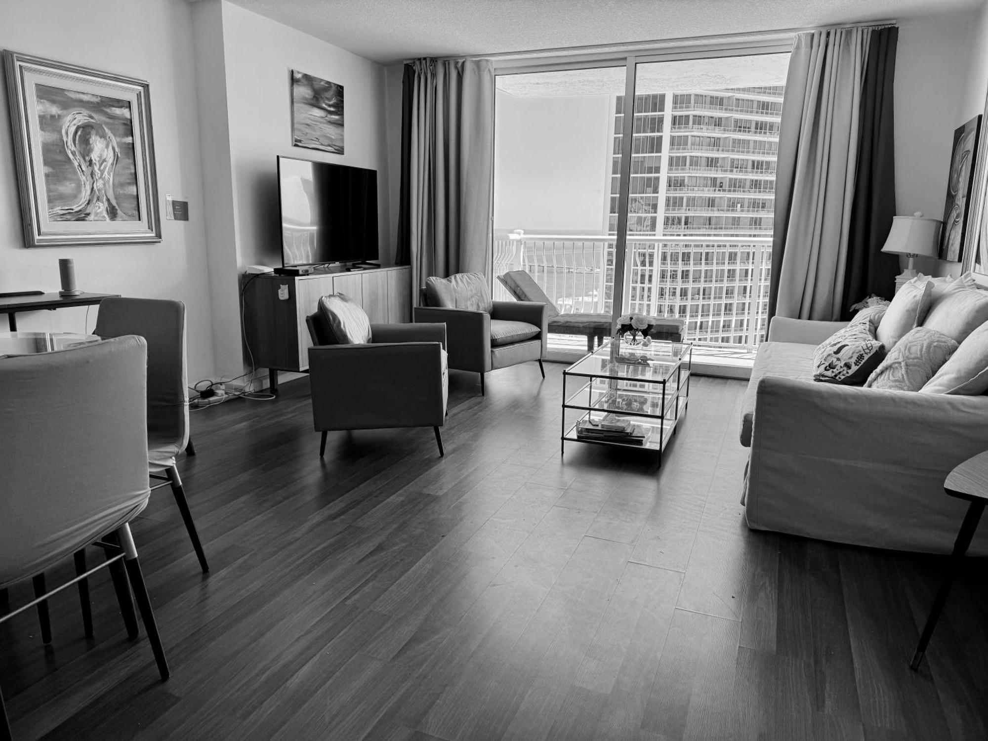 Brickell Unit, Amazing View, Balcony, Pool, 1 Free Parking Miami