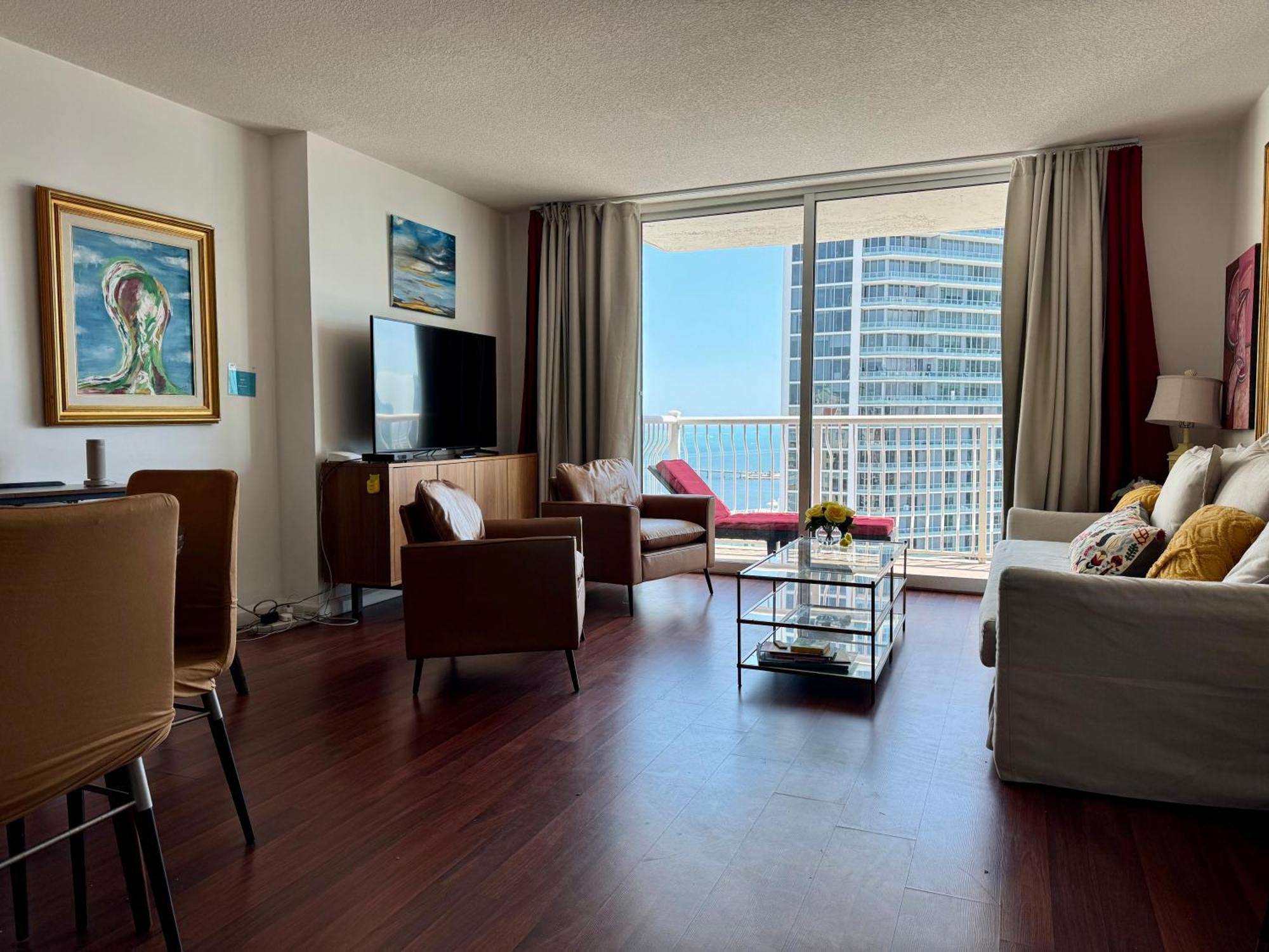 Brickell Unit, Amazing View, Balcony, Pool, 1 Free Parking * Miami